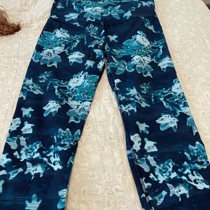 Navy and aqua 3/4 leggings